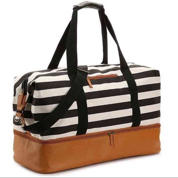 weekender bag with bottom shoe compartment